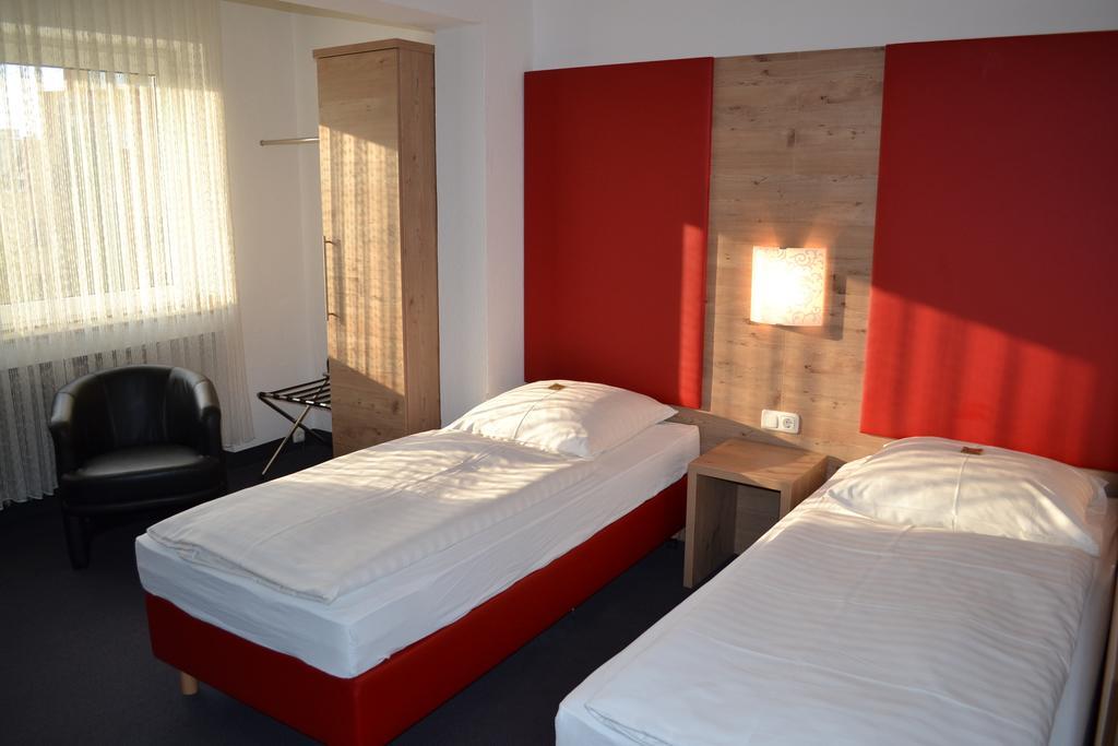 Hotel Minerva Garni Düsseldorf Zewnętrze zdjęcie