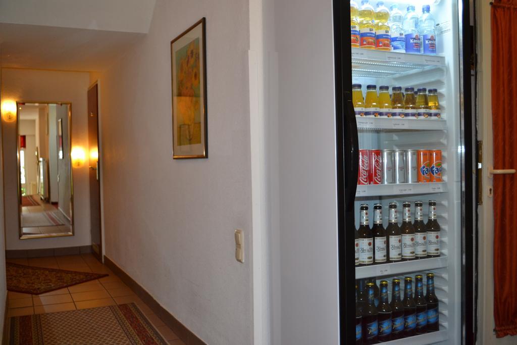 Hotel Minerva Garni Düsseldorf Zewnętrze zdjęcie