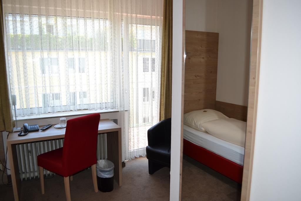 Hotel Minerva Garni Düsseldorf Pokój zdjęcie