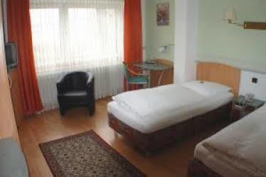 Hotel Minerva Garni Düsseldorf Zewnętrze zdjęcie
