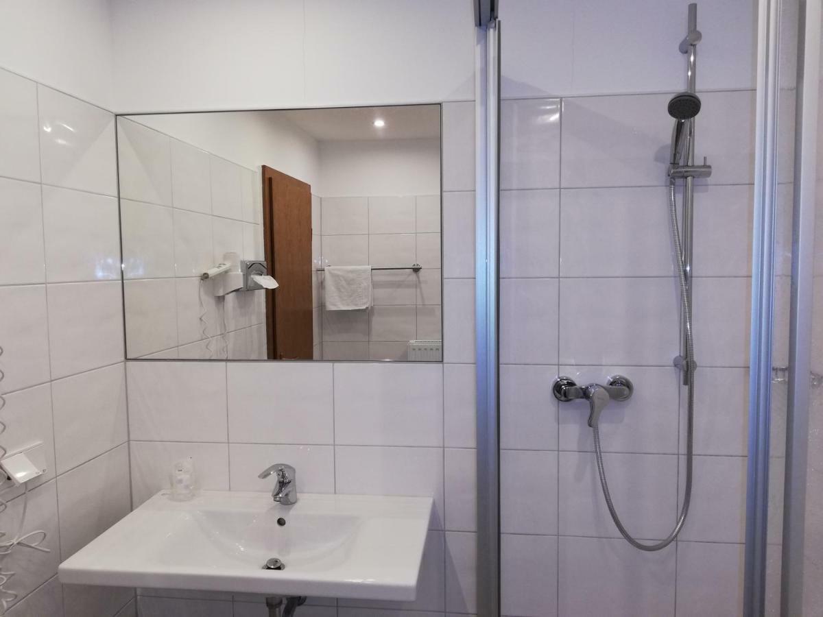 Hotel Minerva Garni Düsseldorf Zewnętrze zdjęcie